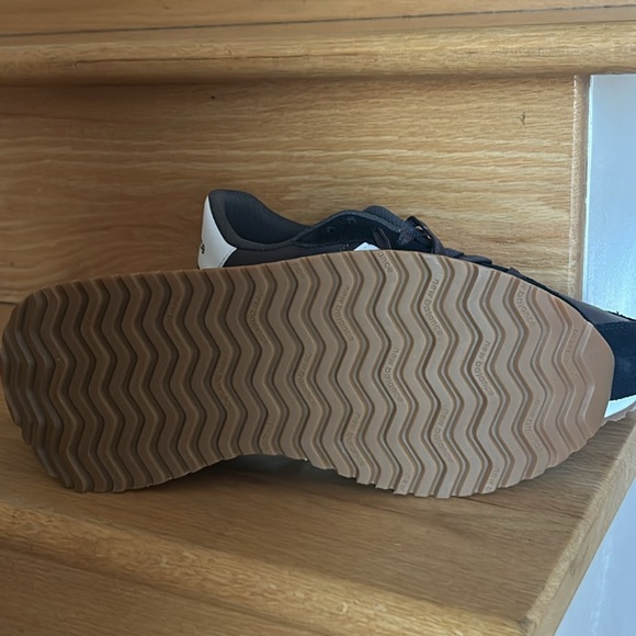 New Balance
Women's 237 Core Casual Sneakers NEW women’s 11 men’s 9.5 - Picture 7 of 7